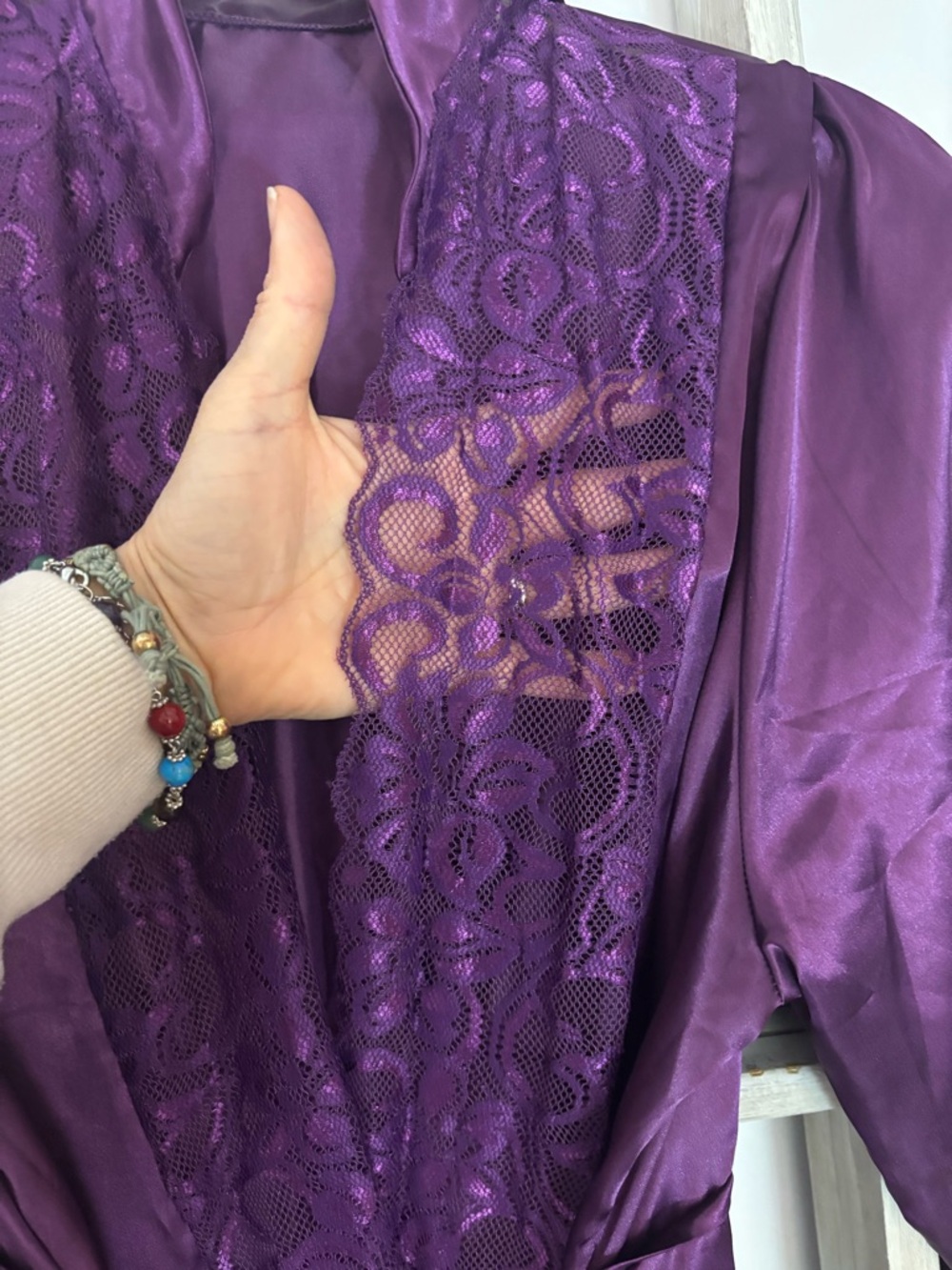 Vintage L-XL Lace Trim Women's Robe, Luxury, whimsigoth, fairycore, sleep gown - Picture 5 of 14